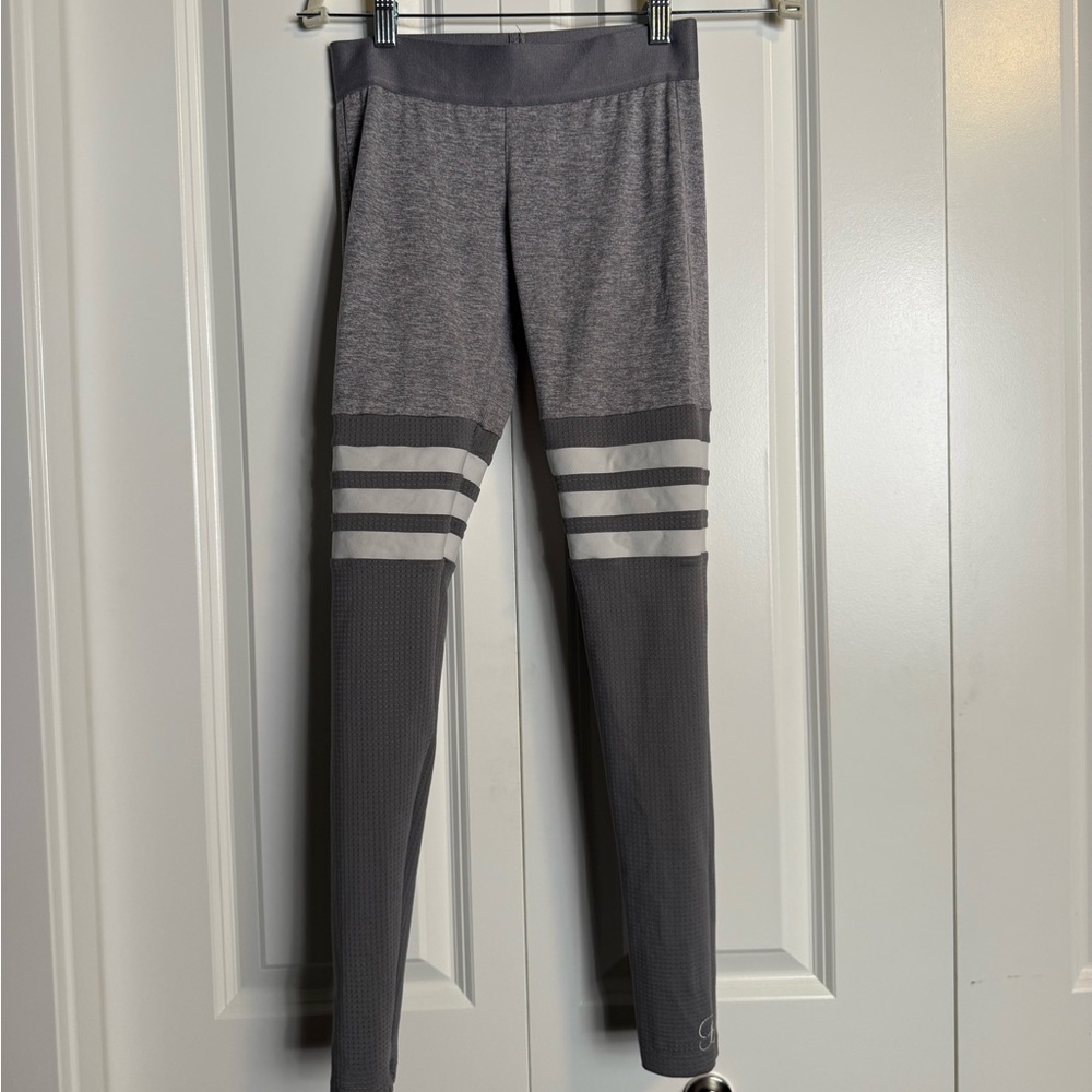 Bombshell Sportswear Leggings Small